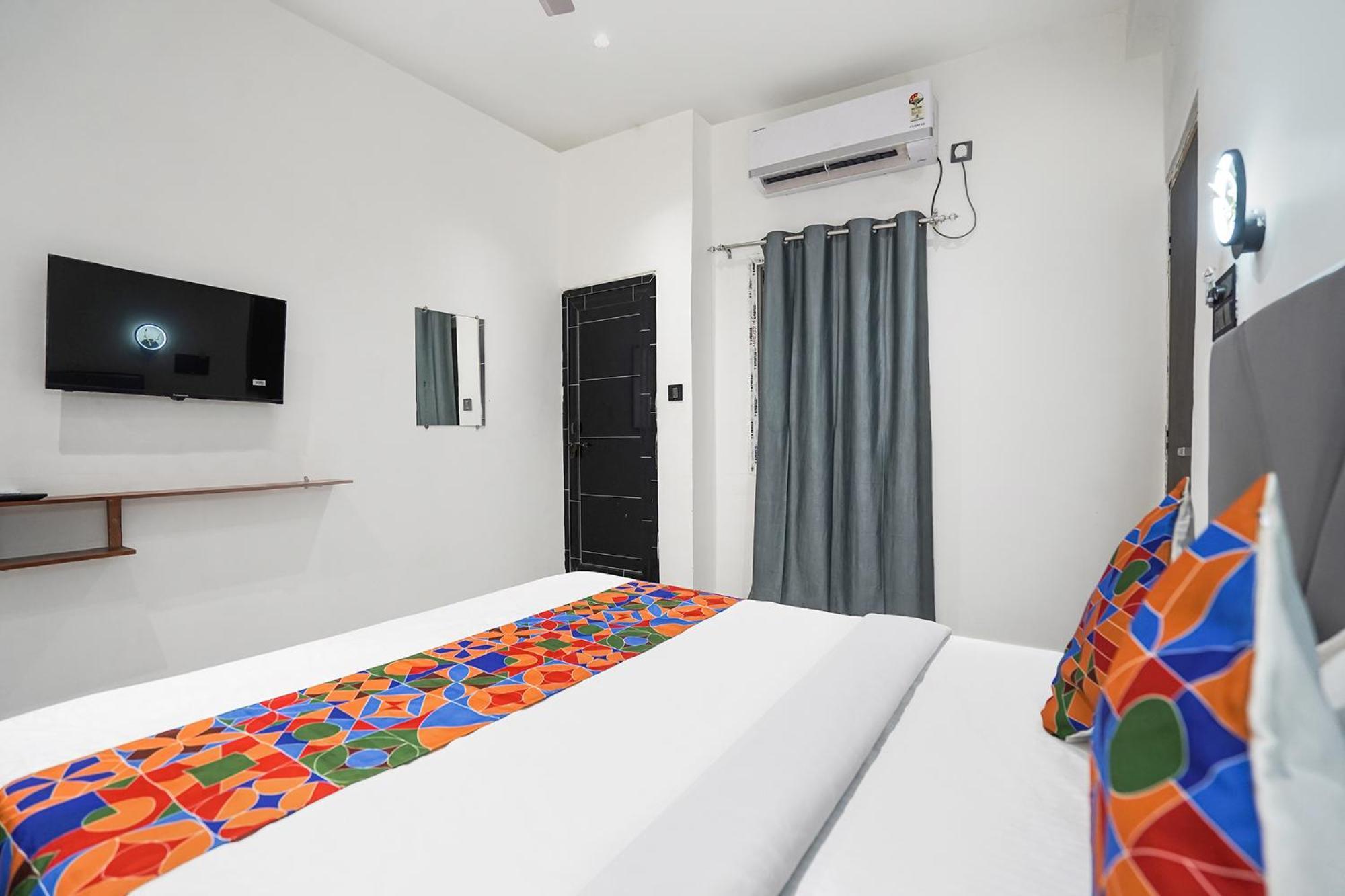 Fabhotel The Shivaay Palace — Photos 1